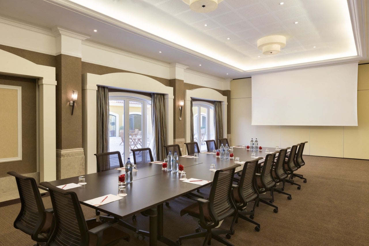 Campo Real Meeting Room 