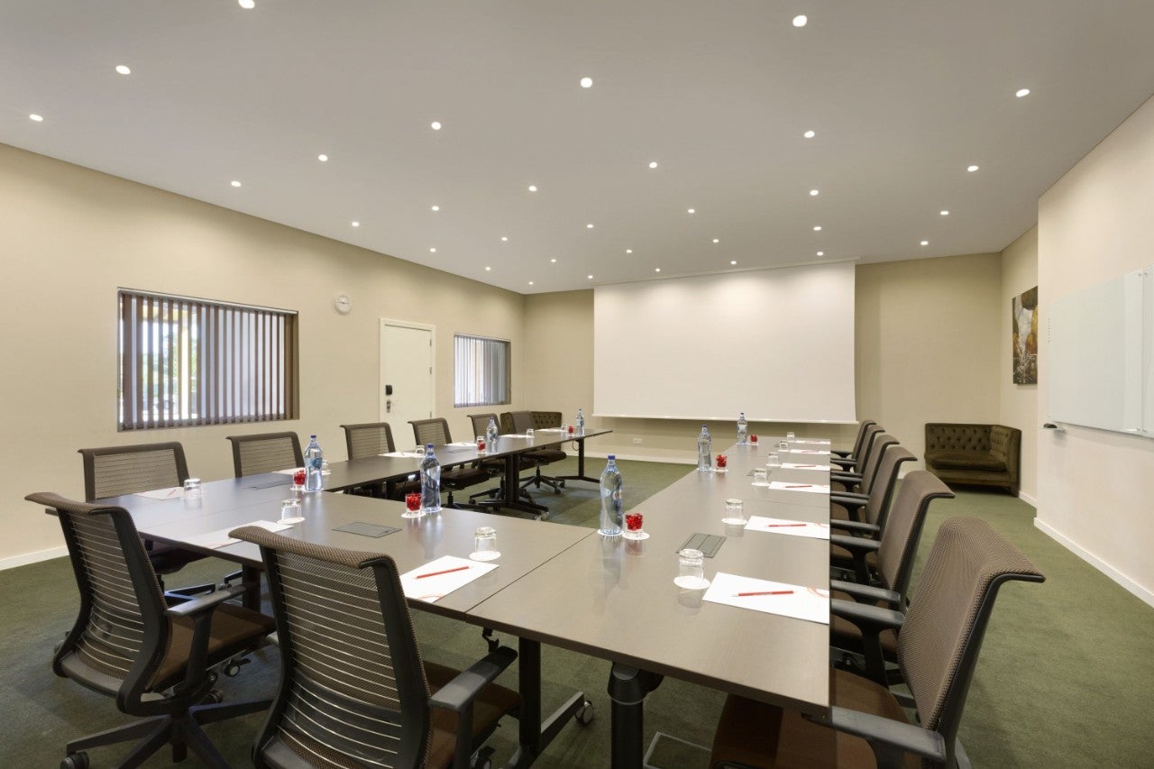 Oeste Meeting Room 